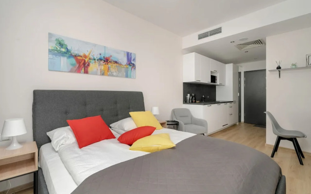 Old Market Square Studio by Renters