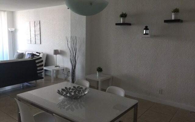 Beach Apartments Hollywood