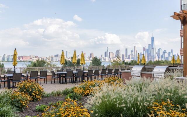 Global Luxury Suites at Hoboken Waterfront