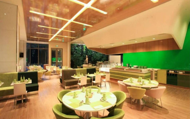 Beijing Yanxiang Tangram Hotel