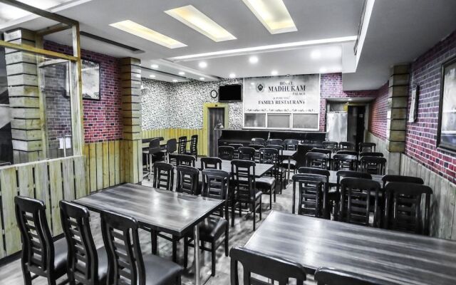 OYO 2681 Hotel Madhuram palace