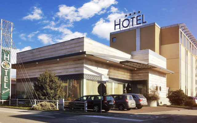 Noventa Hotel