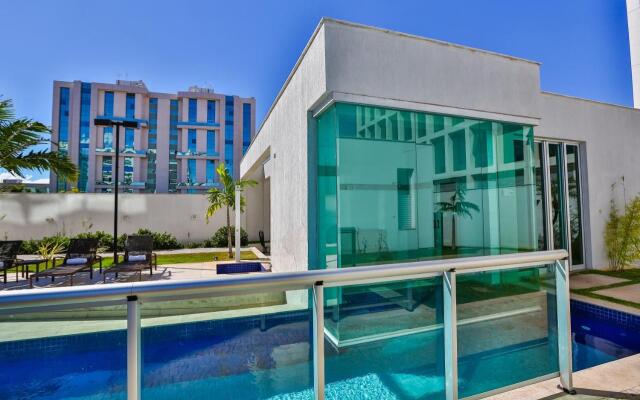 Jade Hotel