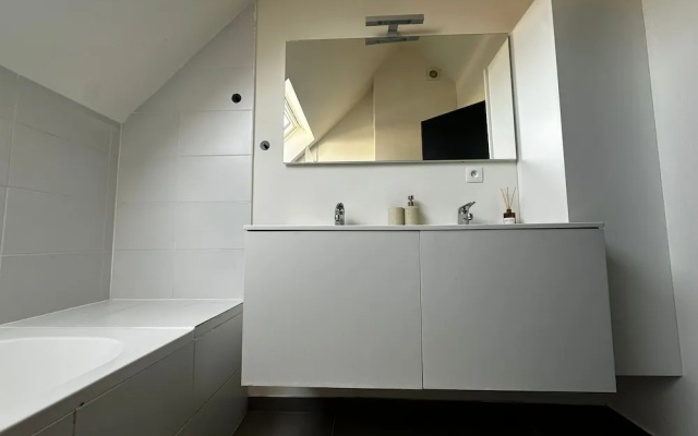 Chic 2 Apartments Near to City Center
