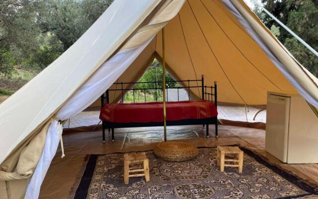 Tent by the sea, private toilet and kitchenette