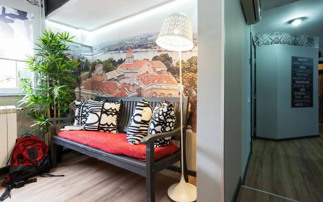 Hostel and Apartments 360º