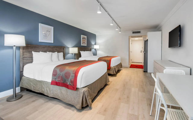 Travelodge by Wyndham Kamloops Mountview
