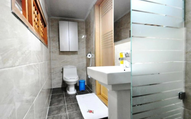 Gallery Jin Hanok Guesthouse
