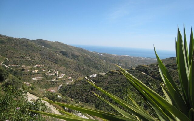 Peaceful Villa in Arenas With Swimming Pool