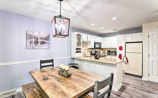 Charming Lake Harmony Townhouse w/ Balcony!