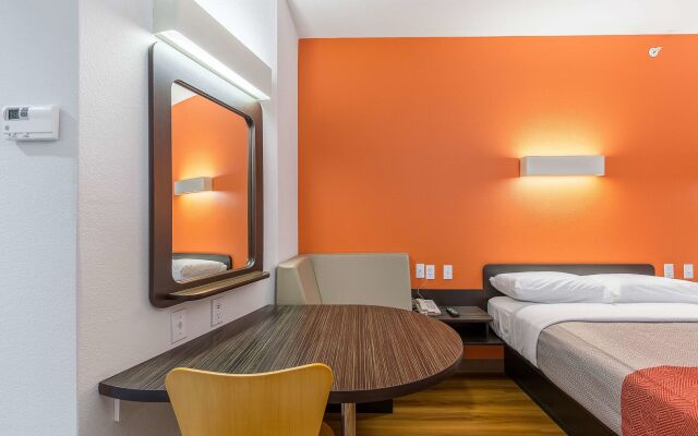 Motel 6 Texas City, TX - I-45 South