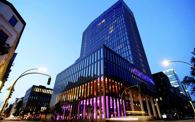 Empire Riverside Hotel