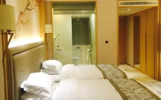 Ford Land Hotel