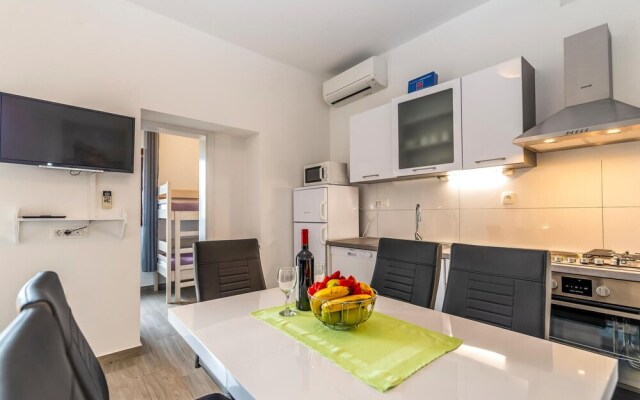 Awesome Apartment in Jasenice With 2 Bedrooms and Wifi