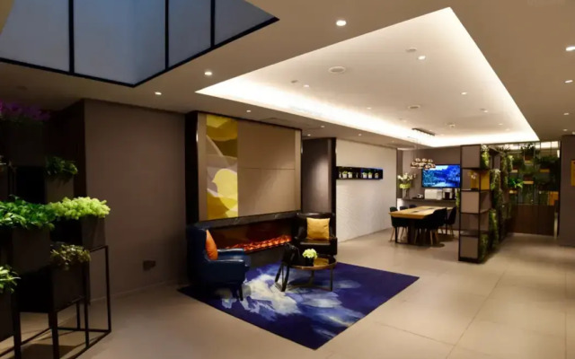 Home Inn Plus Shanghai Anyuan Road
