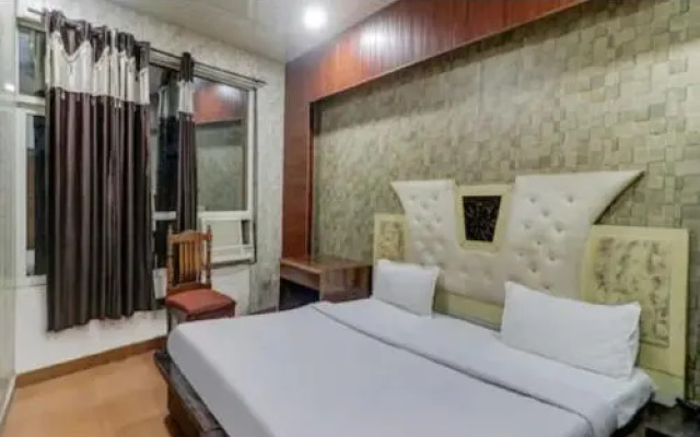 Capital O 82559 Royal Plaza