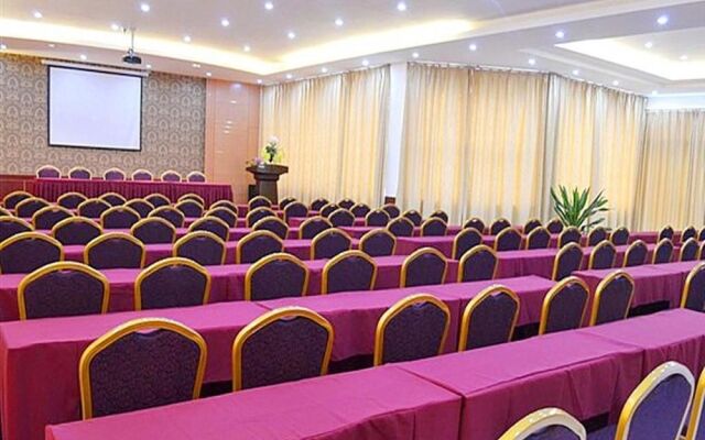 Nanning Hawks Holiday Hotel
