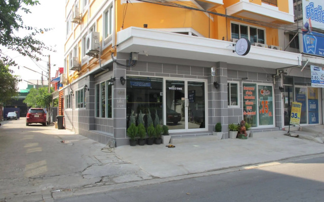 Hoppers Place Donmuang Room