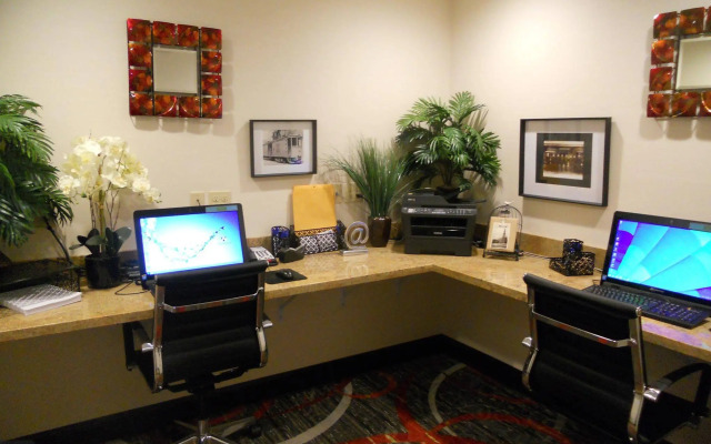 Holiday Inn Express & Suites Greensburg by IHG