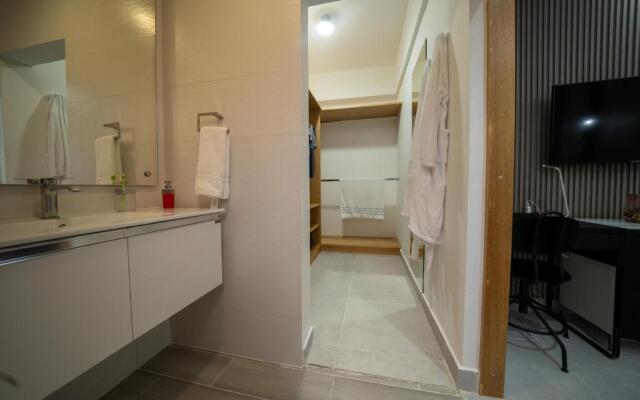 Sdq, Gym, Pool, 1br 2B, Downtown F7
