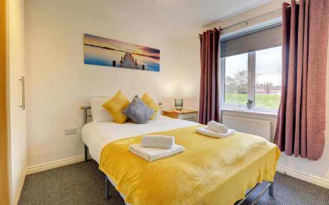 2-Bedroom Apartment, En-suite, Ground Floor by MBIZ