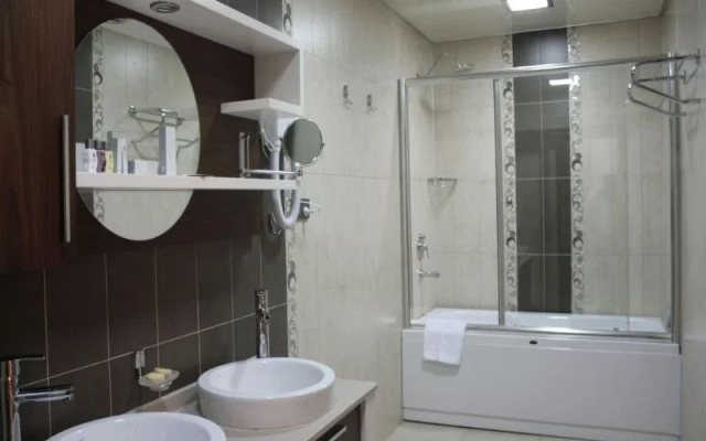 Premier Deluxe Hotel and Spa