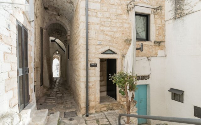 House 112 by Wonderful Italy