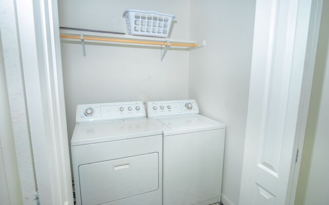 Cozy Remodeled 2br 1ba Near Downtown