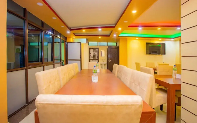 Oyo 589 Hotel Trimurti