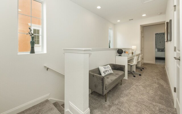134fr 5 Bedroom Townhouse