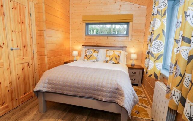 Oak Lodge