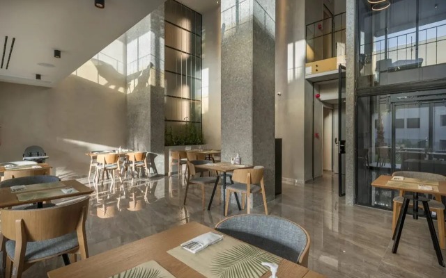 Hyperion City Hotel