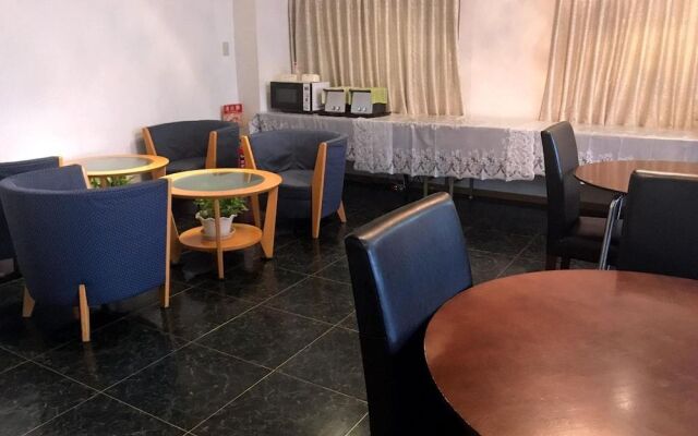 E Hotel WARABI
