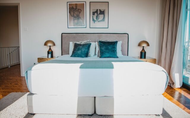 Phaedrus Living: City Center Sky Penthouse