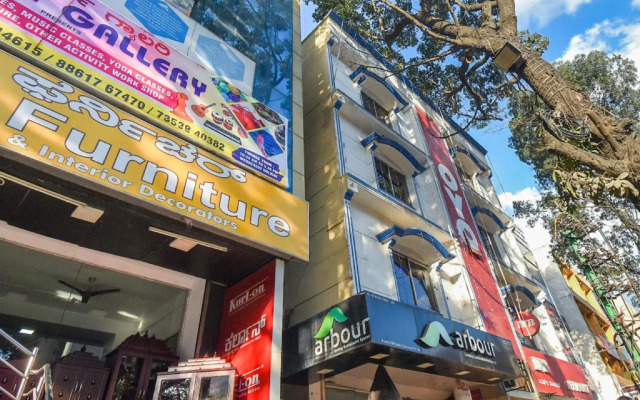 OYO 10340 Hotel Queen's Castle