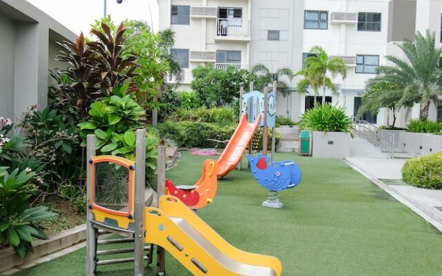 Studio Condo at Horizons 101