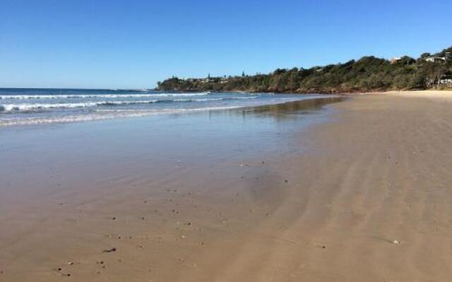 Tallowood beachfront cottage