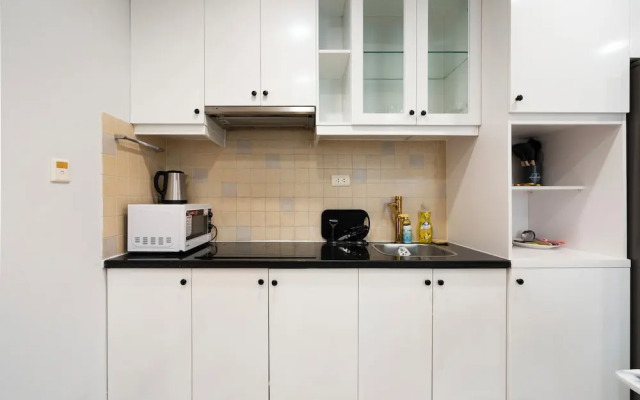 Night Life Lancaster 1br GymBarJapTown