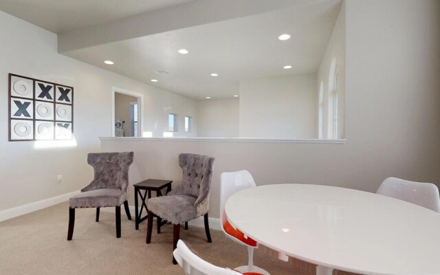 Birds Eye View 4 Bedroom Apts by RedAwning