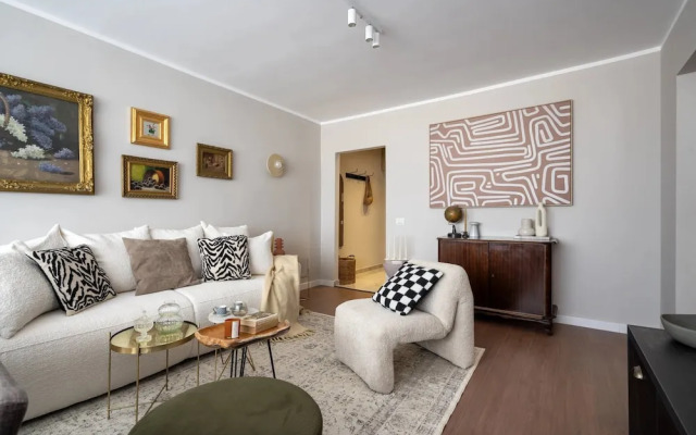 Views of all the Palaces 2BR Stunner