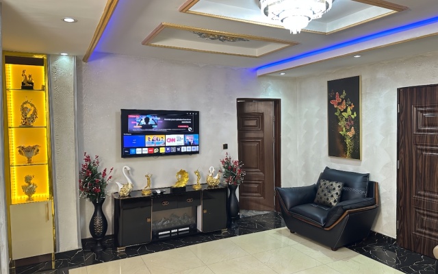 Tobby Royal Suites