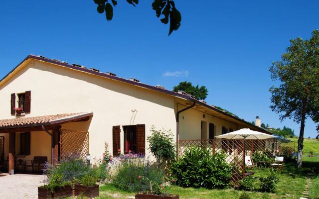 Inviting farmhouse in Cagli with swimming pool
