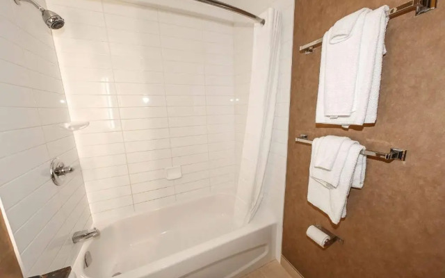 Howard Johnson Express Inn - Winnipeg West