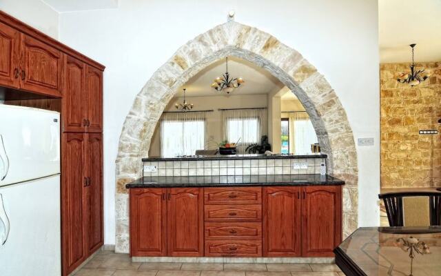Impressive Large Villa Huge Heated Pool Garden