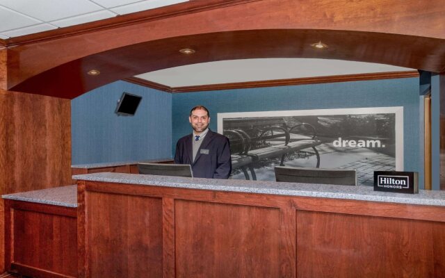 Hampton Inn Hartford/Airport