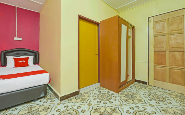 OYO 90675 Holiday View Inn