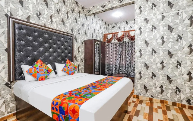 Pavithraa Deluxe Suites by OYO Rooms