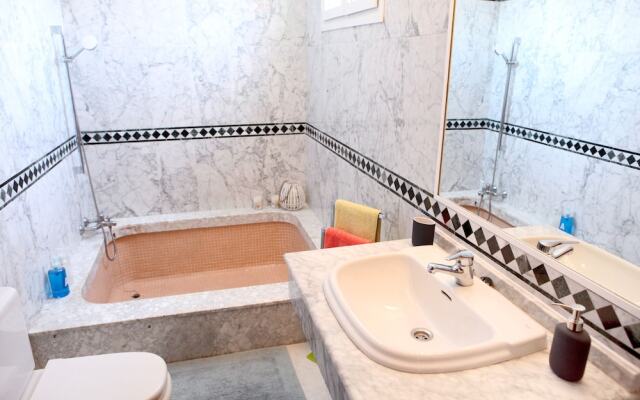 Duplex Karivu Gavídia