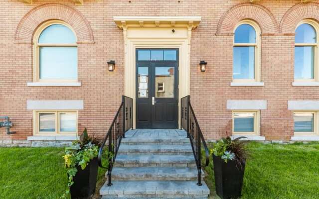 Iconic Rideau 1Bd Unit Balcony Free Parking 3