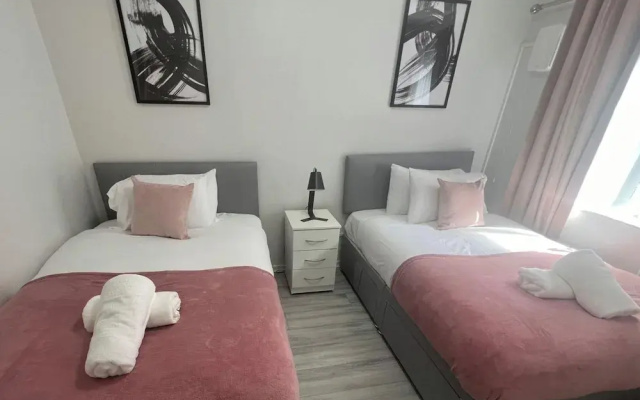 1bed Home Sleeps 5 Free Parking, Central, Wifi
